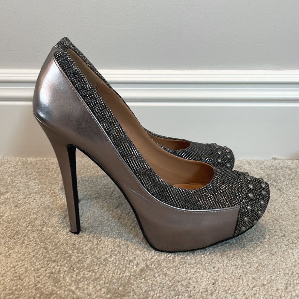 Silver stud platform heels - Picture 2 of 3
